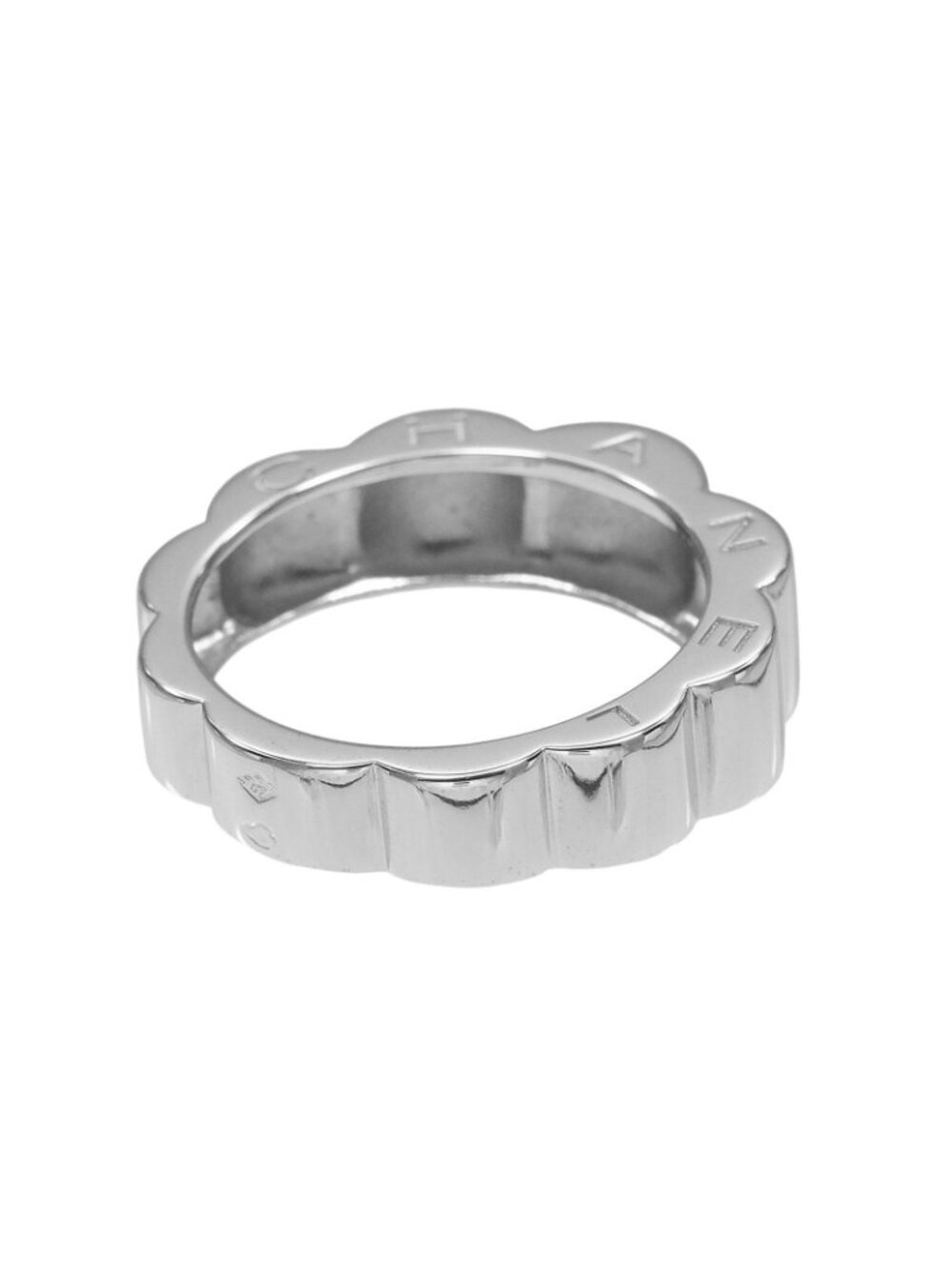Chanel Profile Camellia White Gold Ring - Picture 7 of 11